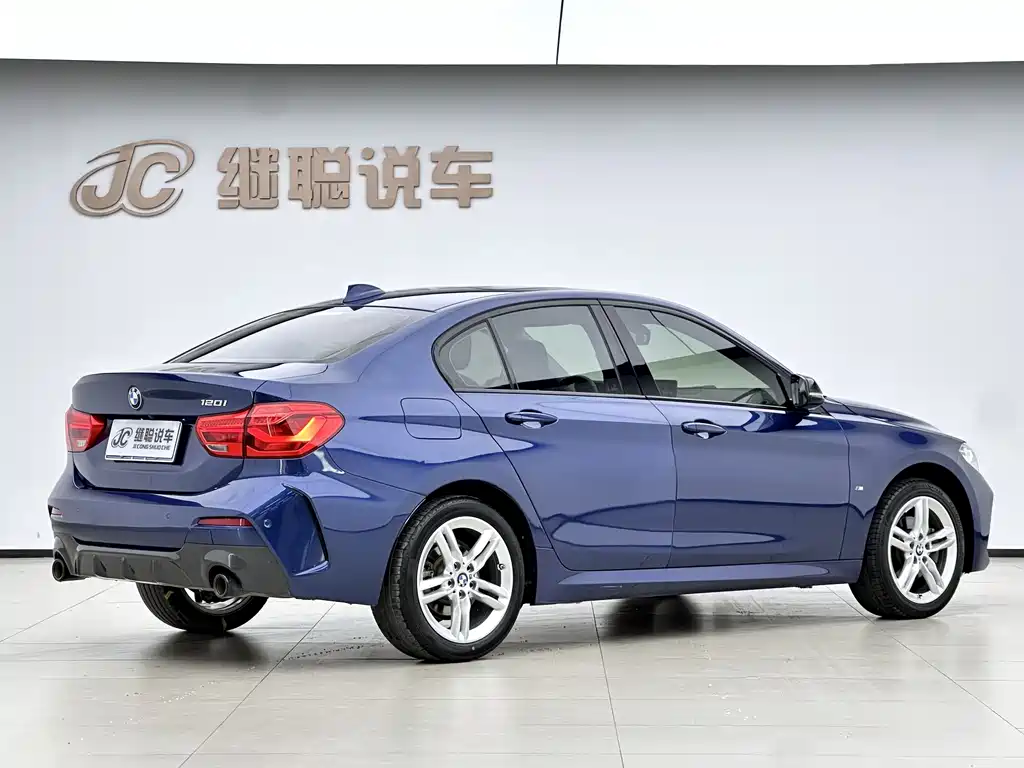 BMW 1 Series 2021 — фото 13