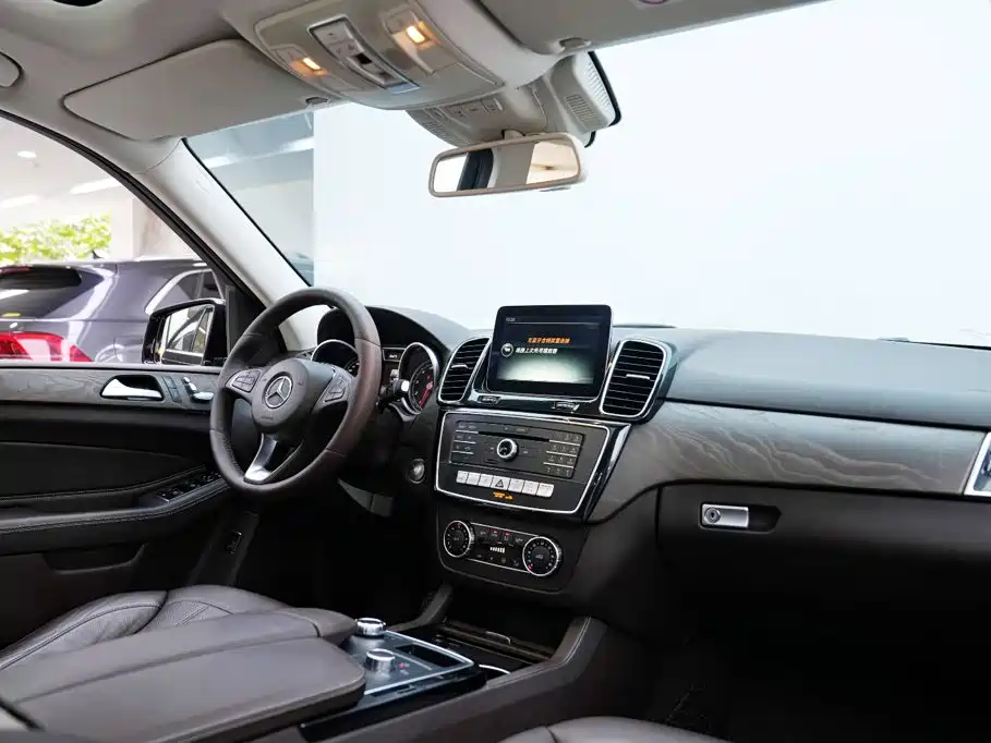Mercedes-Benz GLE 2016 — фото 8
