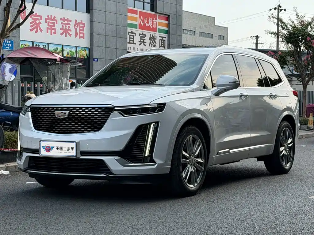Cadillac XT6 2022 — фото 1