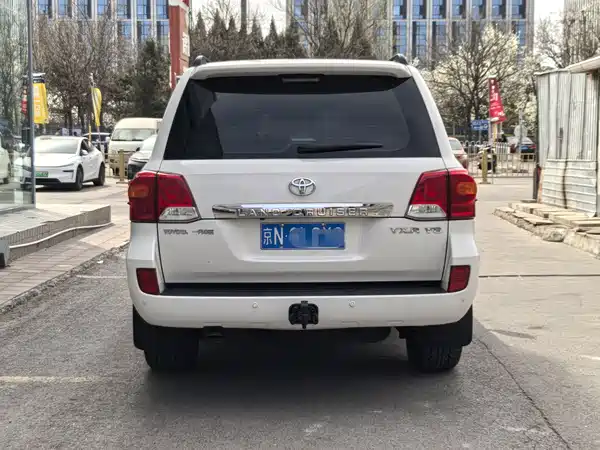 Toyota Land Cruiser 2012