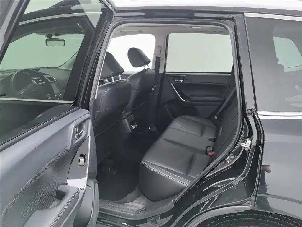 Subaru Forester 2017 — фото 15