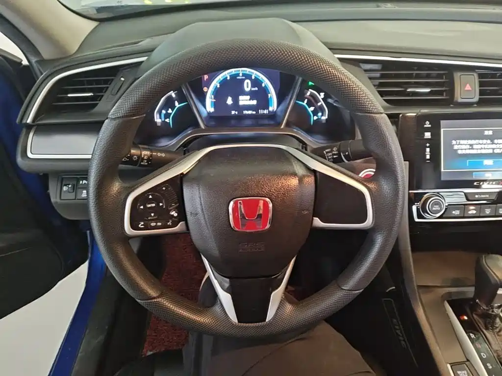 Honda Civic 2018 — фото 11