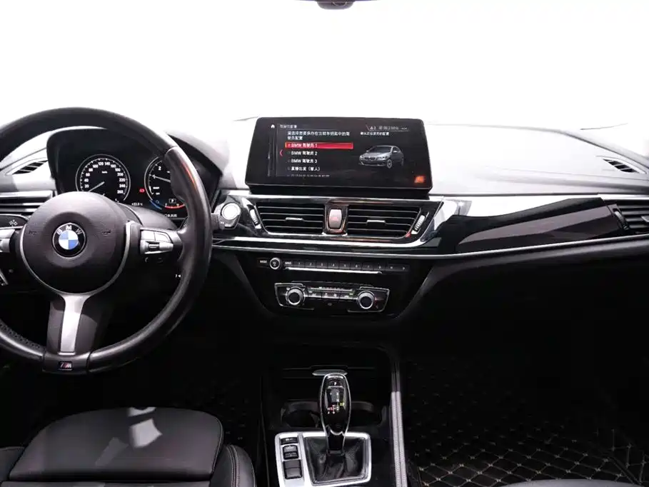 BMW 1 Series 2023 — фото 14