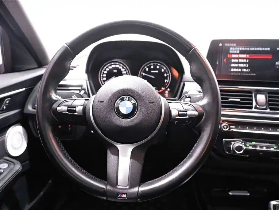 BMW 1 Series 2023 — фото 18