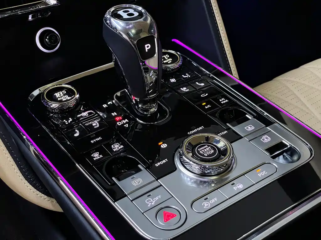 Bentley Flying Spur 2020 — фото 19