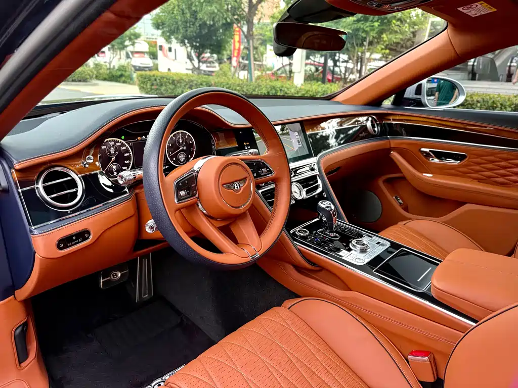 Bentley Flying Spur 2021 — фото 4