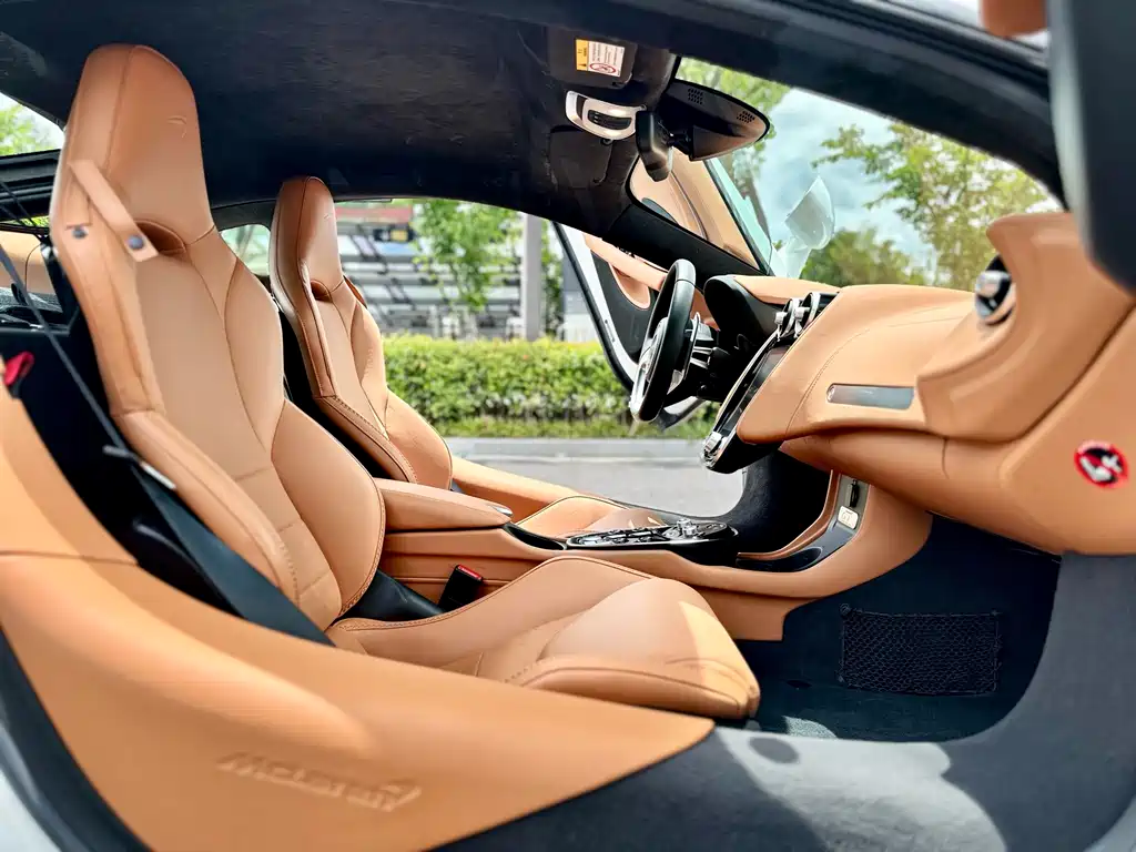 McLaren GT 2023 — фото 17