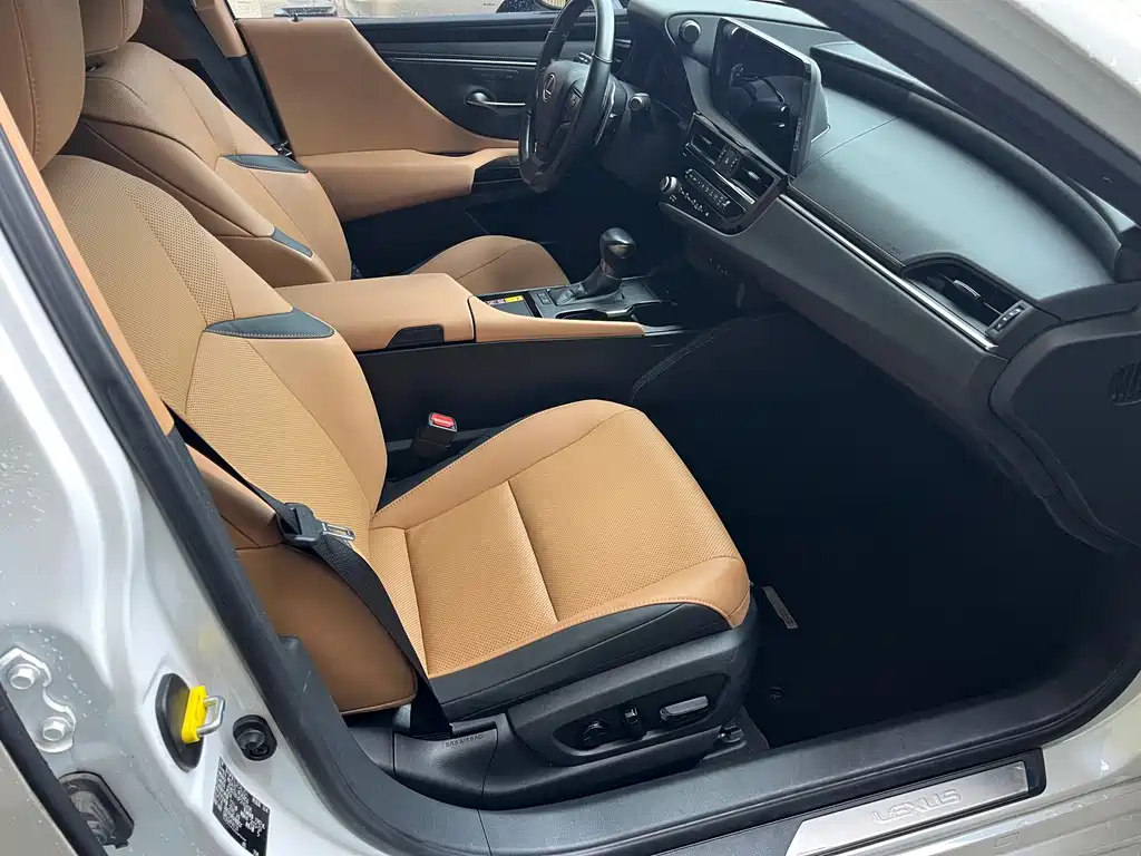 Lexus ES 2023 — фото 10