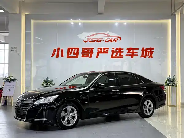Toyota Crown 2015