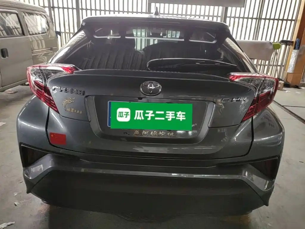 Toyota C-HR 2024 — фото 6