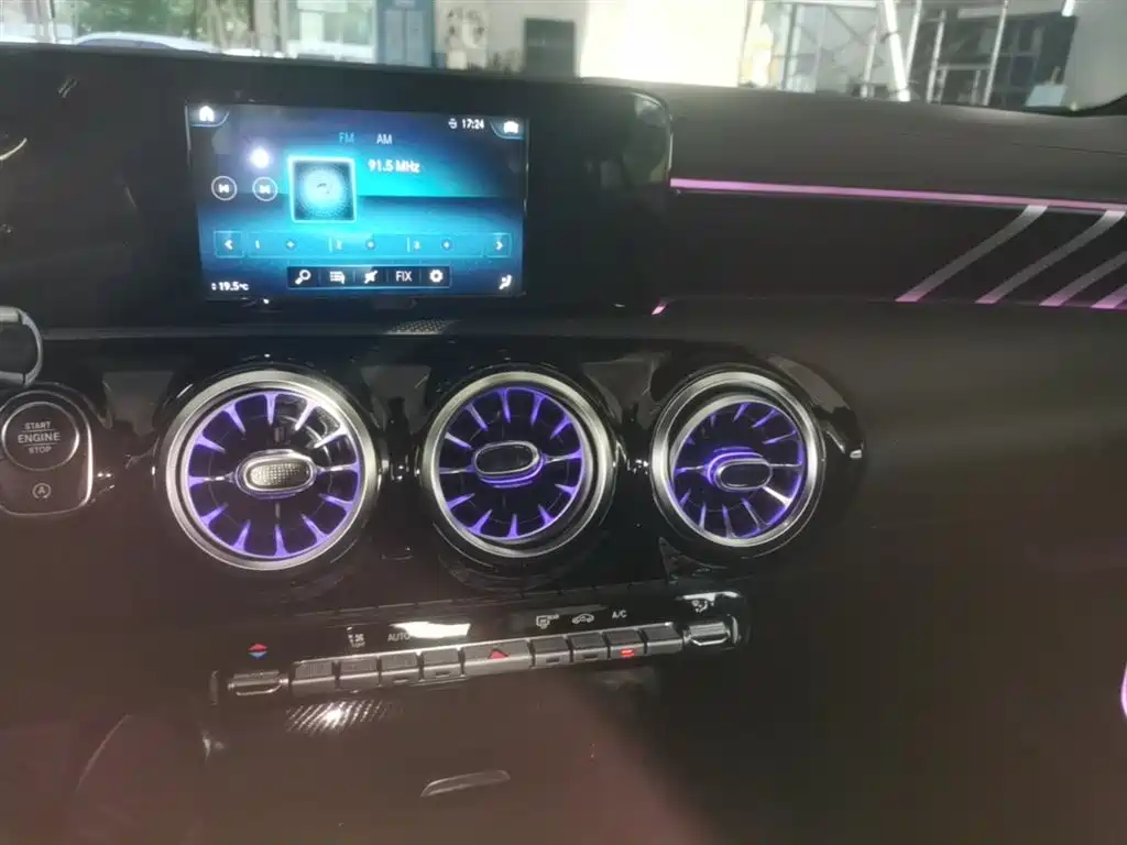 Mercedes-Benz A-Class 2019 — фото 13