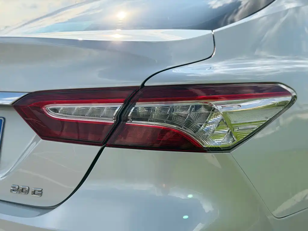 Toyota Camry 2019 — фото 15