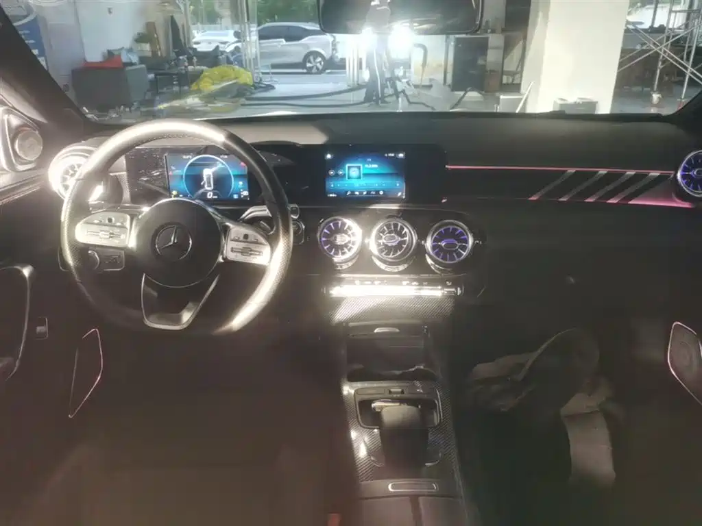 Mercedes-Benz A-Class 2019 — фото 10