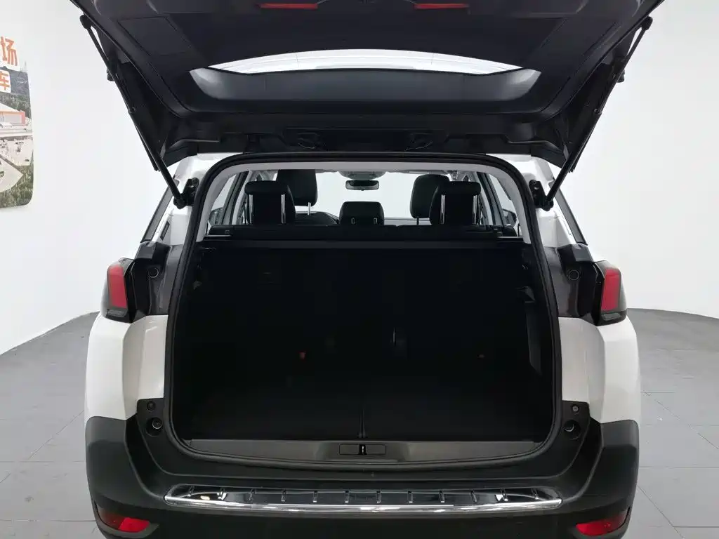 Peugeot 5008 2018 — фото 16
