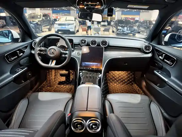 Mercedes-Benz C-Class 2024