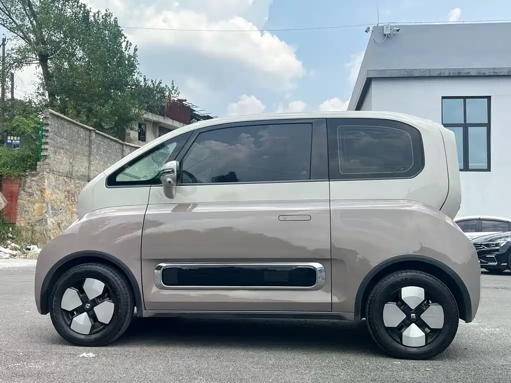 Baojun Kiwi EV 2023 — фото 12