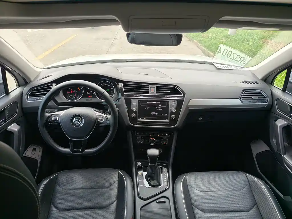 Volkswagen Tiguan L 2017 — фото 8