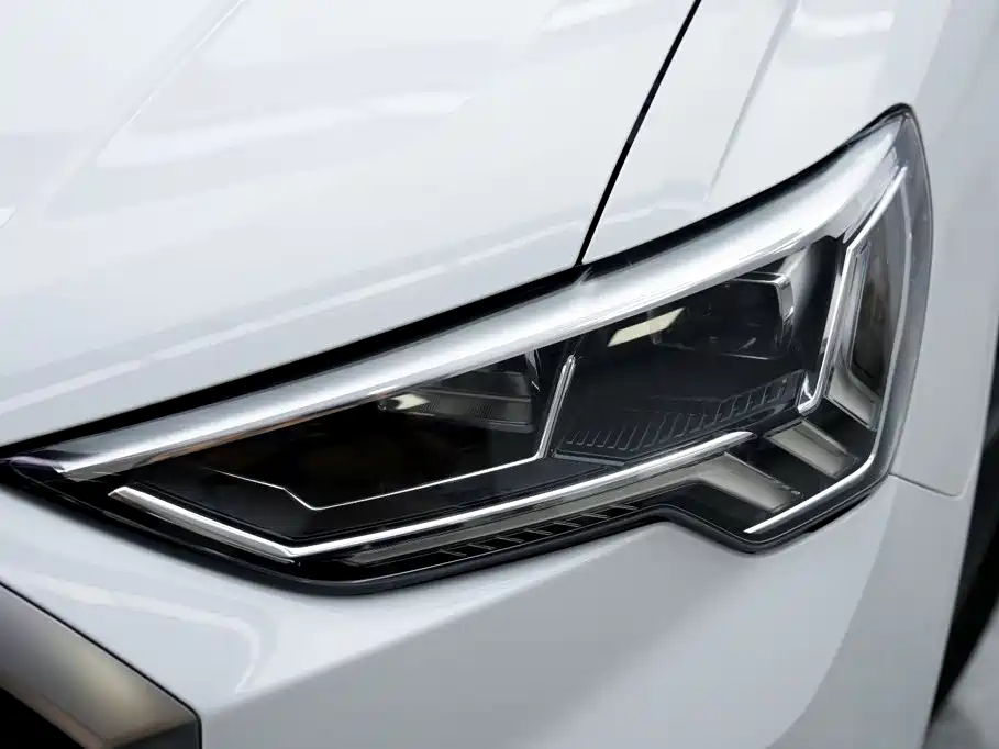 Audi Q3 2020 — фото 2