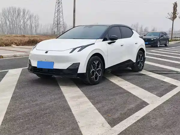 Lynk & Co Z20 2025