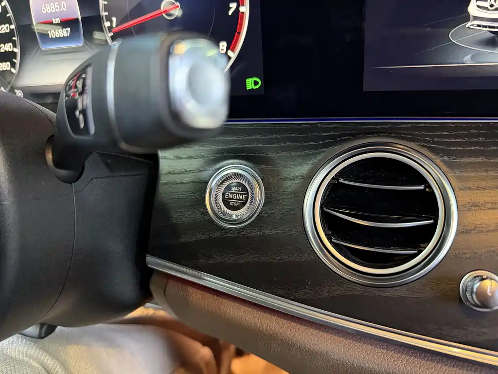 Mercedes-Benz E-Class 2019 — фото 18