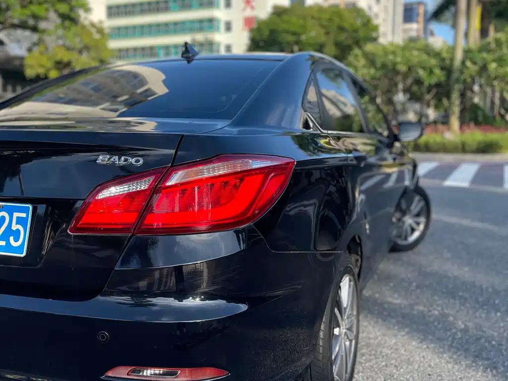 Changan Eado 2018 — фото 6