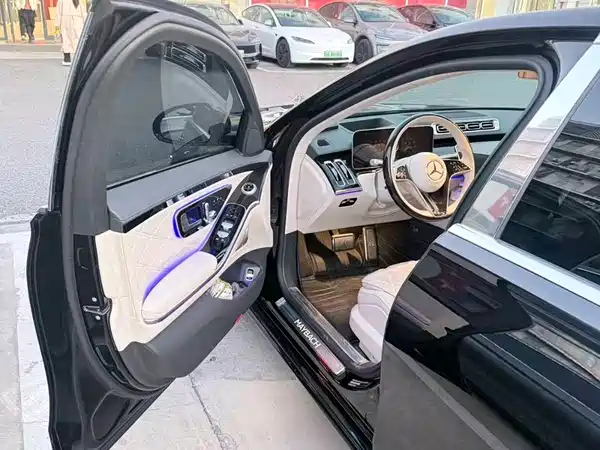 Mercedes-Benz Maybach S-Class 2024