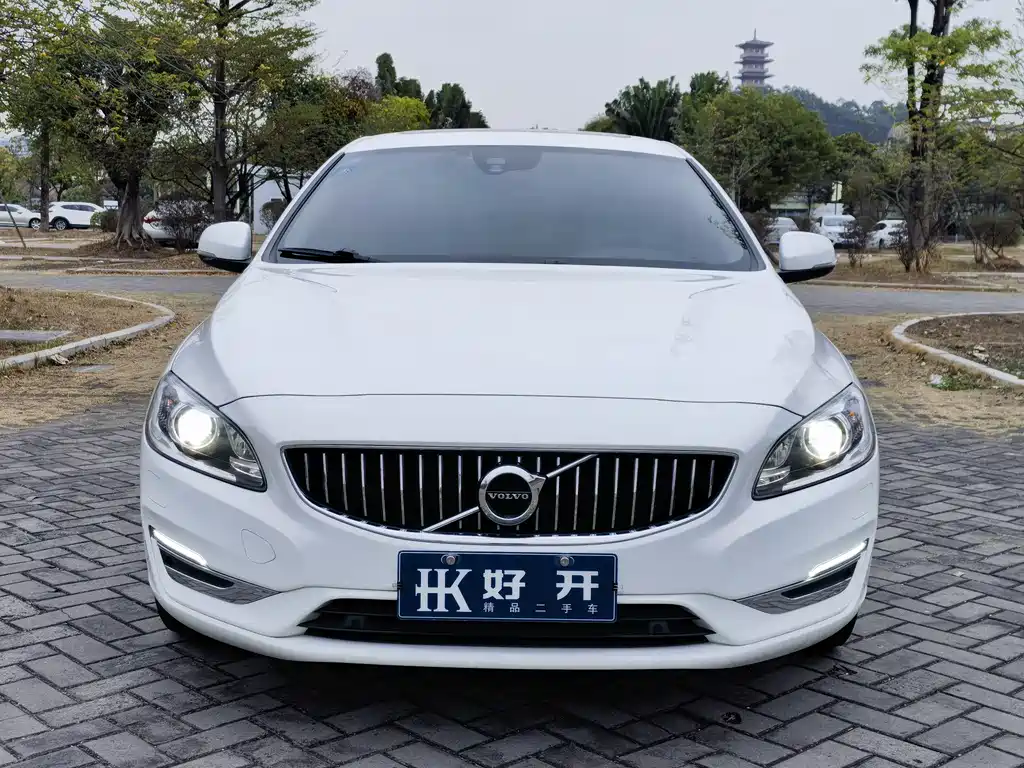 Volvo S60 2020 — фото 2