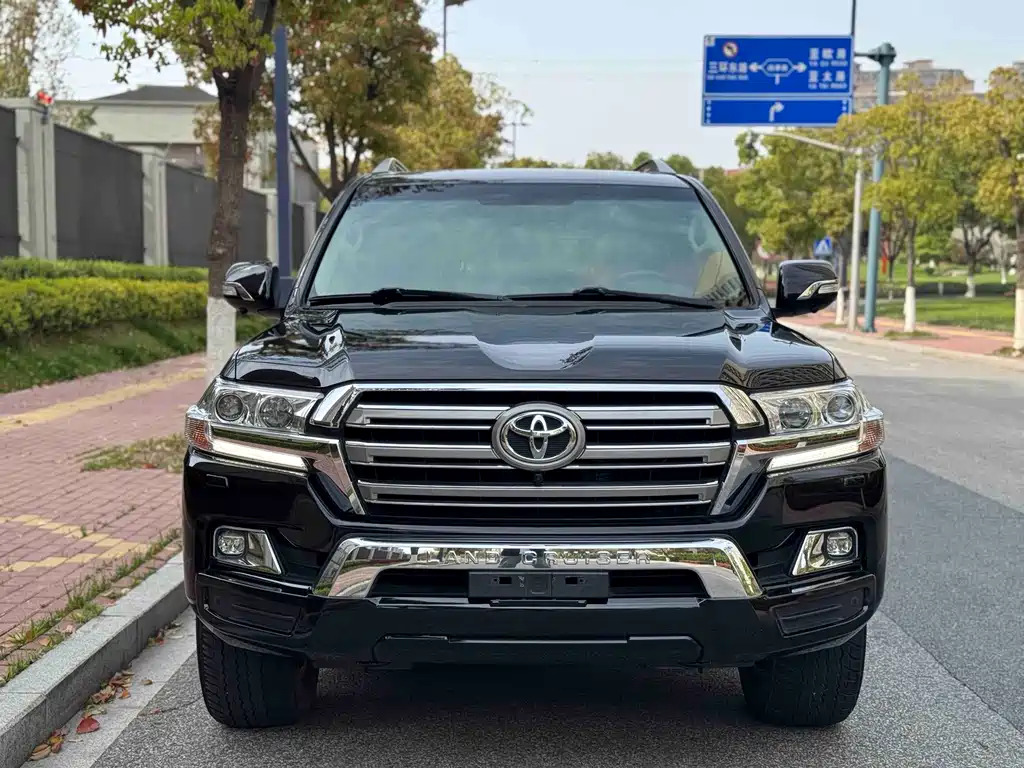 Toyota Land Cruiser 2019 — фото 2