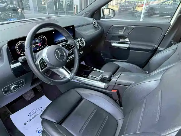 Mercedes-Benz GLA 2024