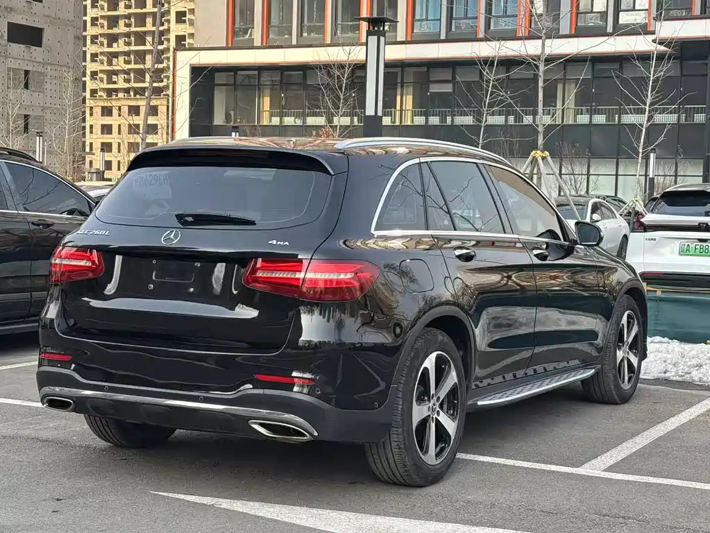 Mercedes-Benz GLC 2019 — фото 11