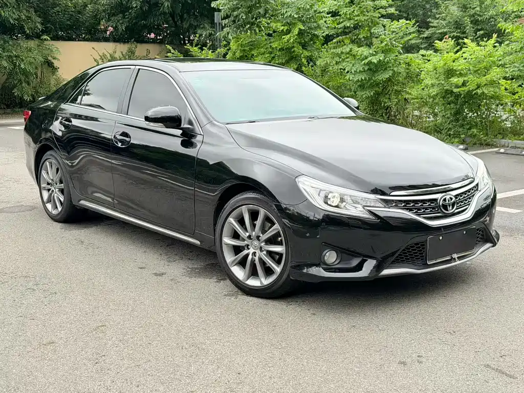 Toyota Reiz 2014