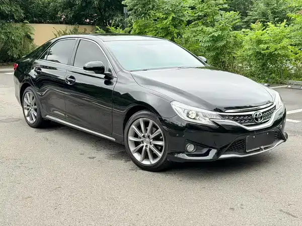 Toyota Reiz 2014