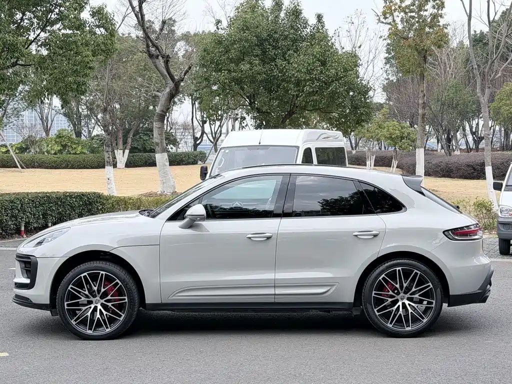 Porsche Macan 2022 — фото 18