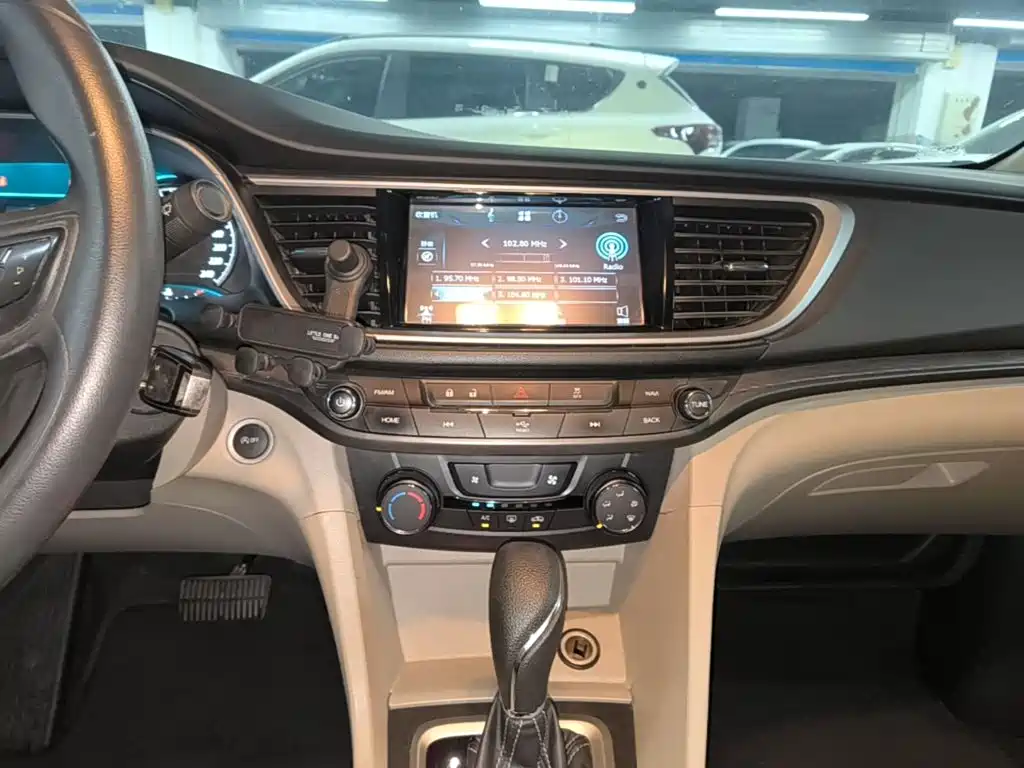 Buick Excelle 2016 — фото 13