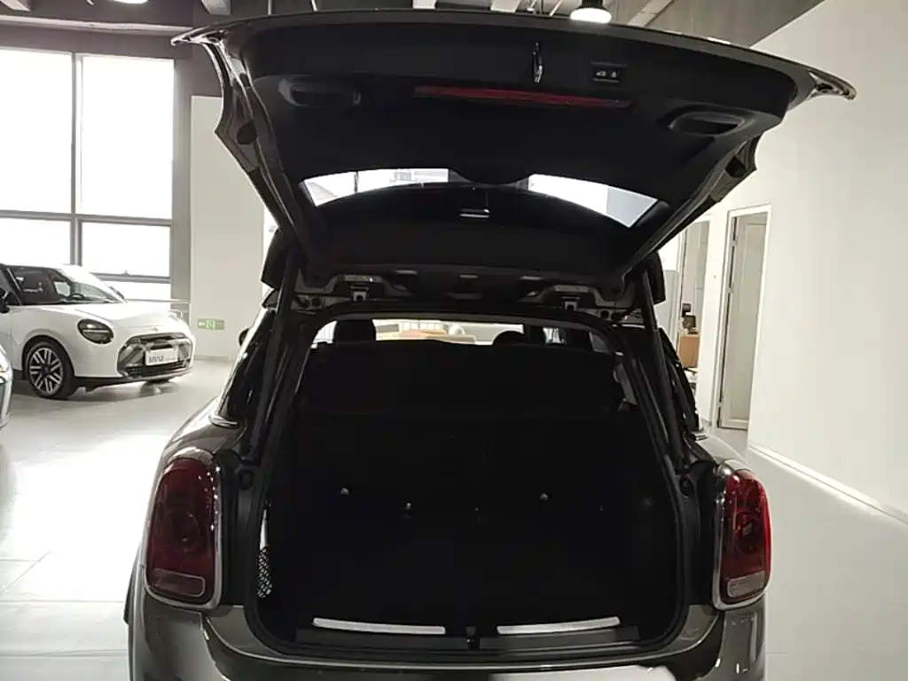 MINI Countryman 2019 — фото 19