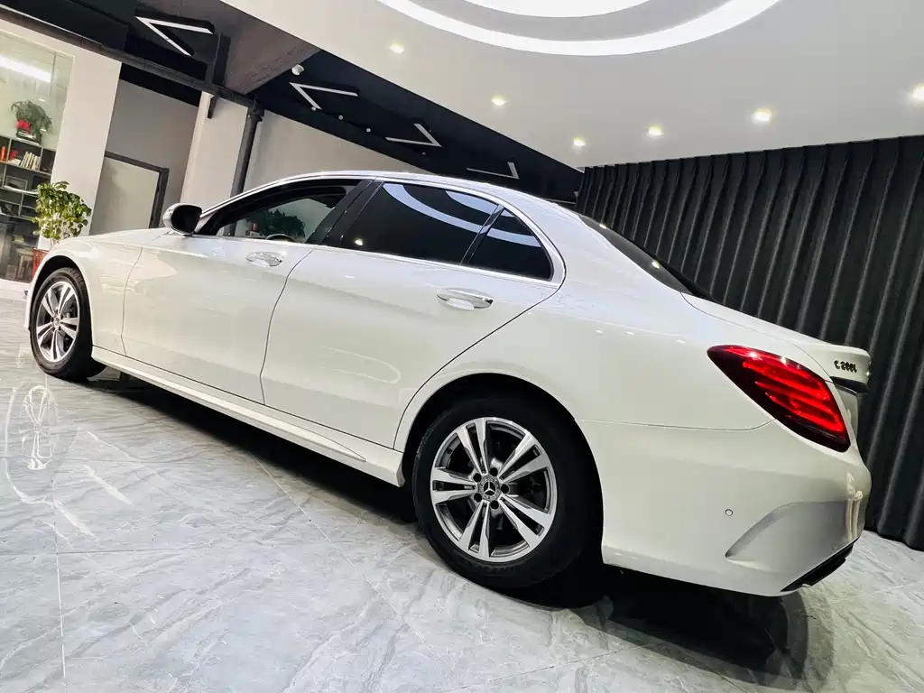 Mercedes-Benz C-Class 2018 — фото 5