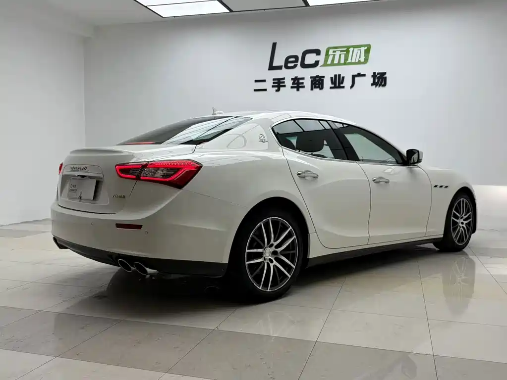 Maserati Ghibli 2016 — фото 17