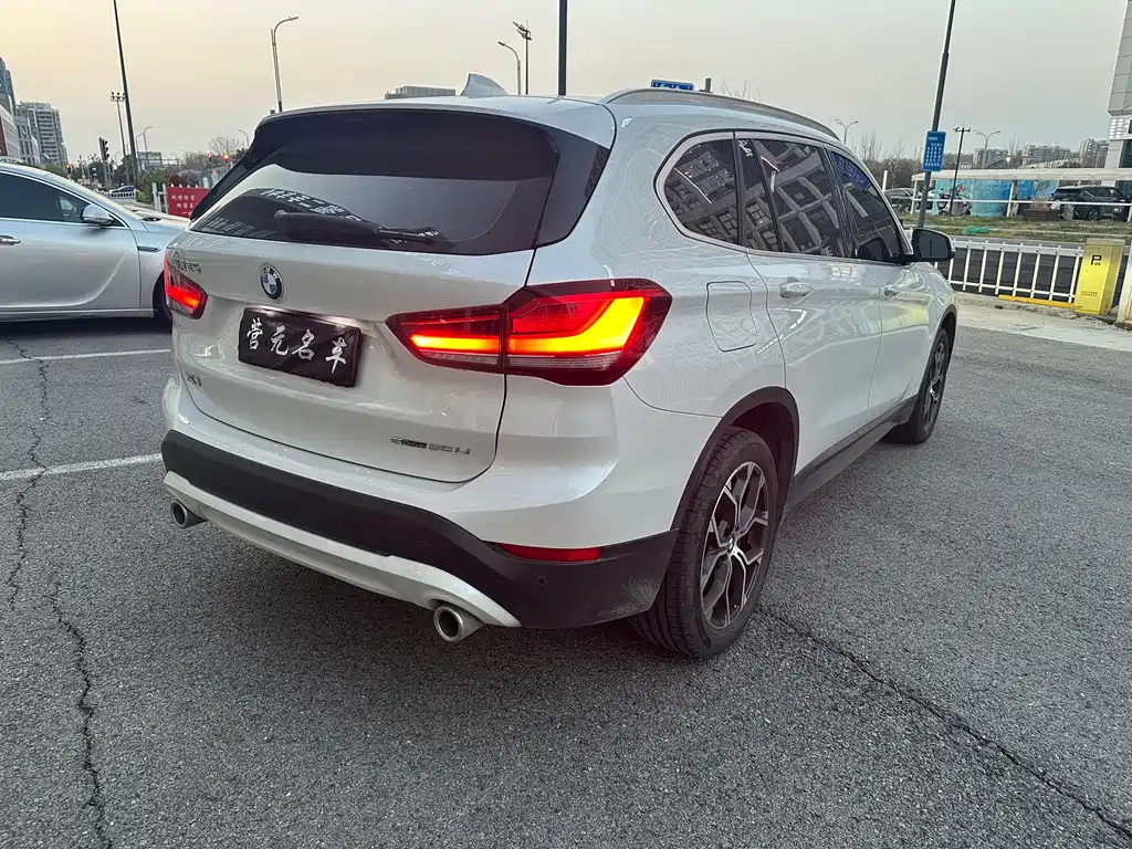 BMW X1 2022 — фото 8