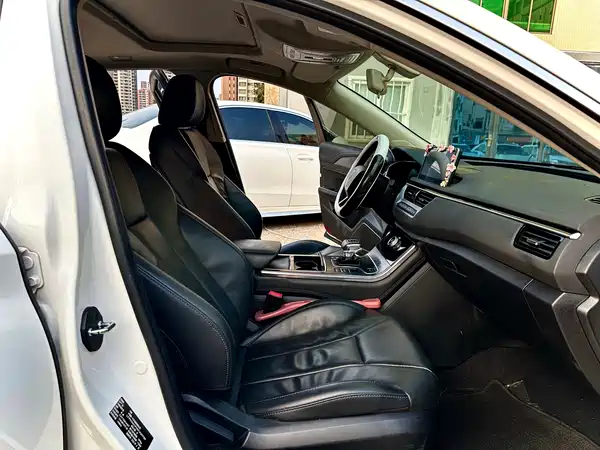 Hongqi H5 2022