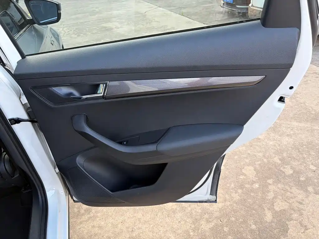 Skoda Karoq 2020 — фото 18