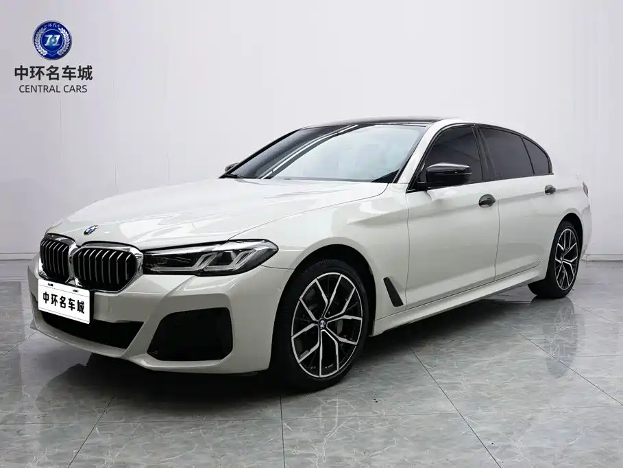 BMW 5 Series 2022 — фото 1