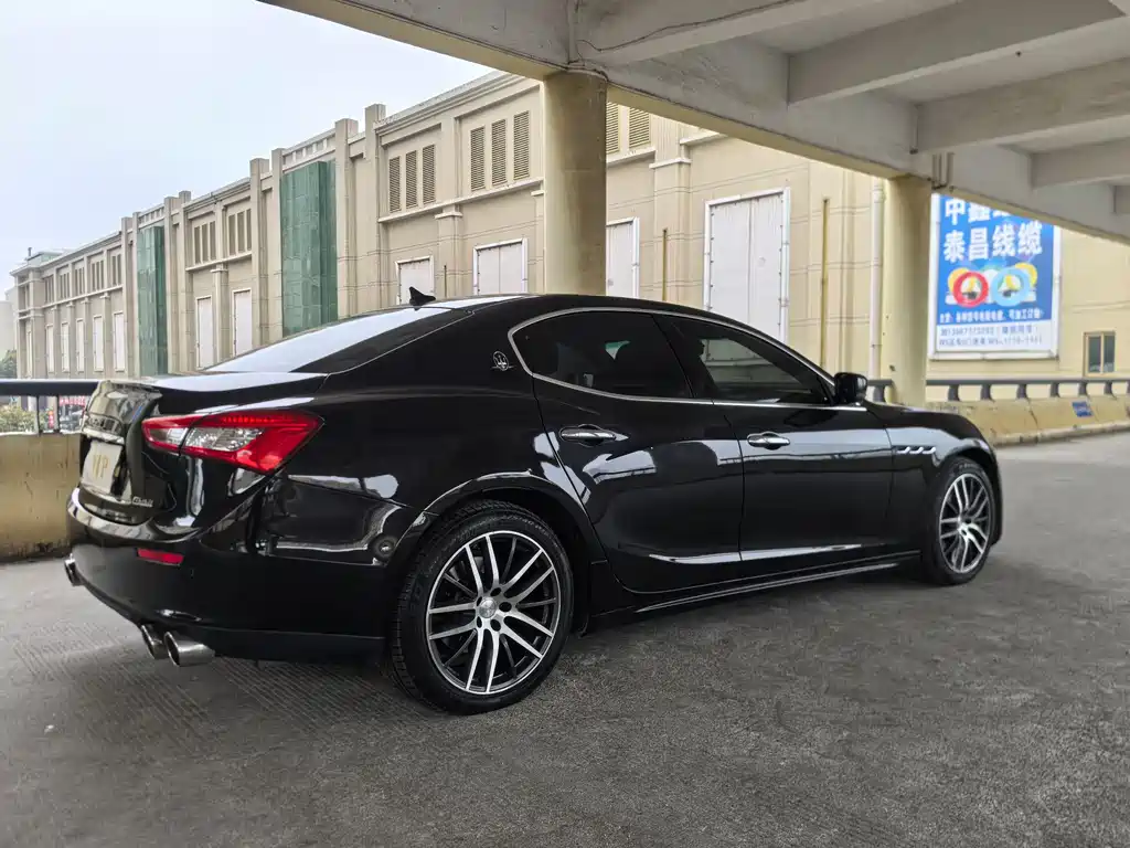 Maserati Ghibli 2016 — фото 41