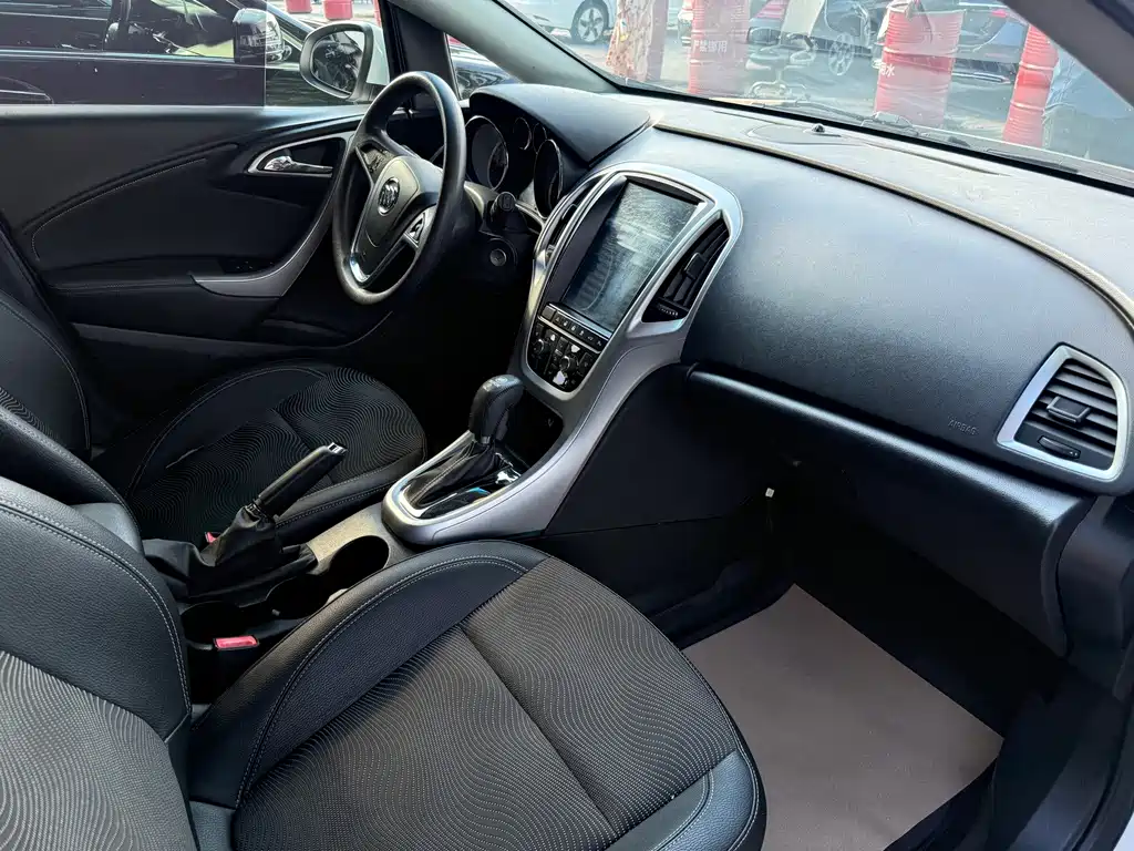 Buick Excelle GT 2016 — фото 12