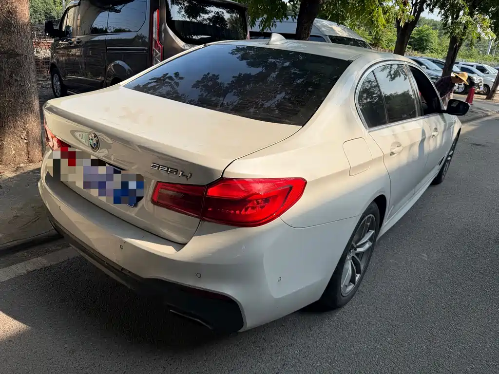 BMW 5 Series 2019 — фото 2