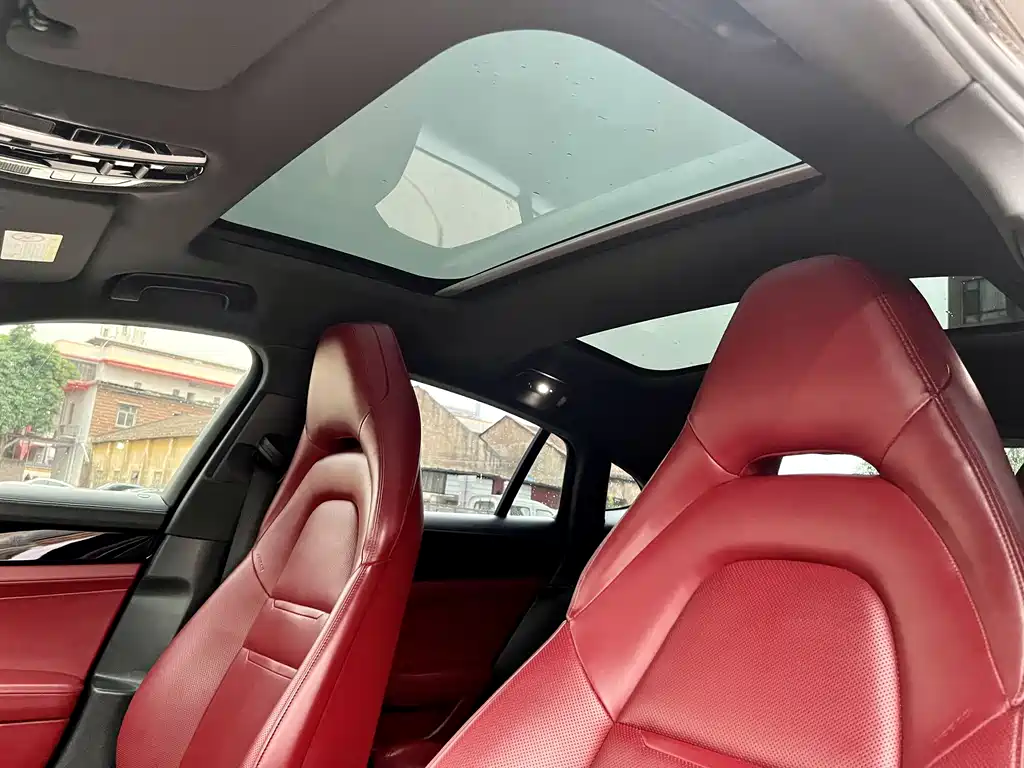 Porsche Panamera 2018 — фото 10