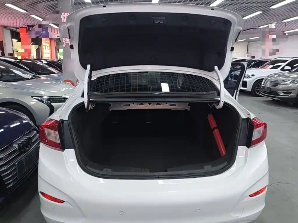 Chevrolet Cruze 2018 — фото 19