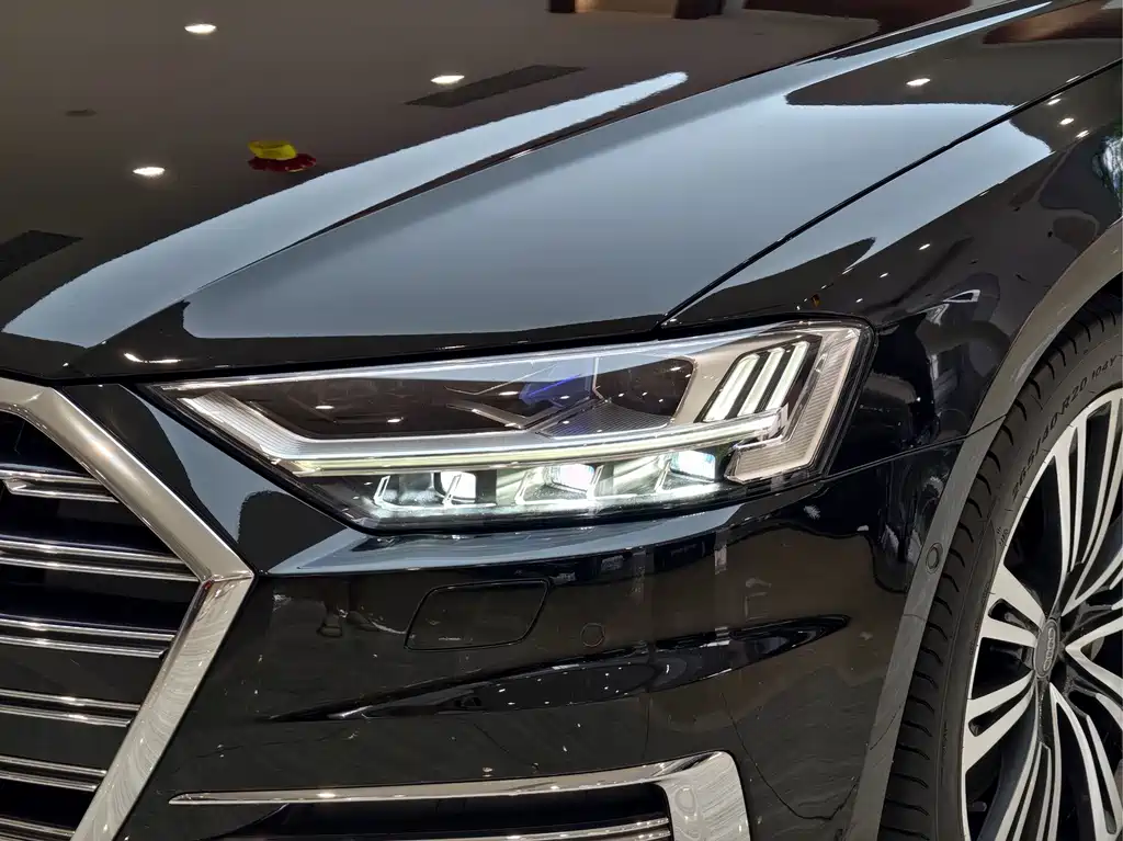 Audi A8 2020 — фото 24