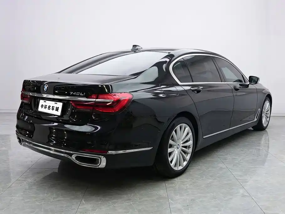 BMW 7 Series 2016 — фото 19