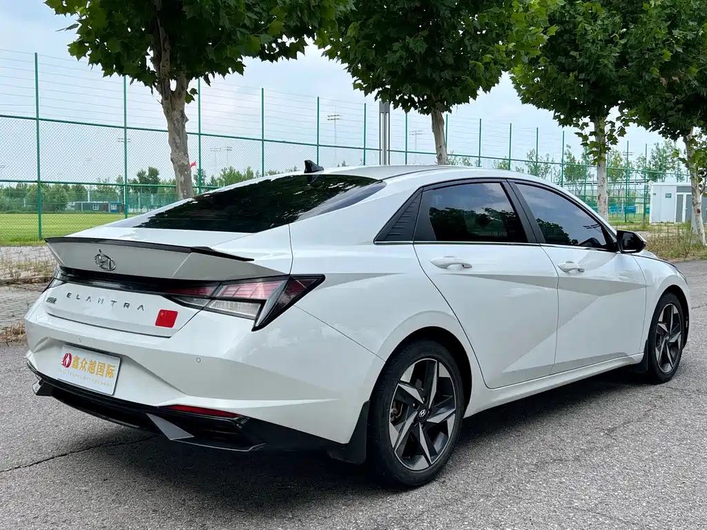 Hyundai Elantra 2023