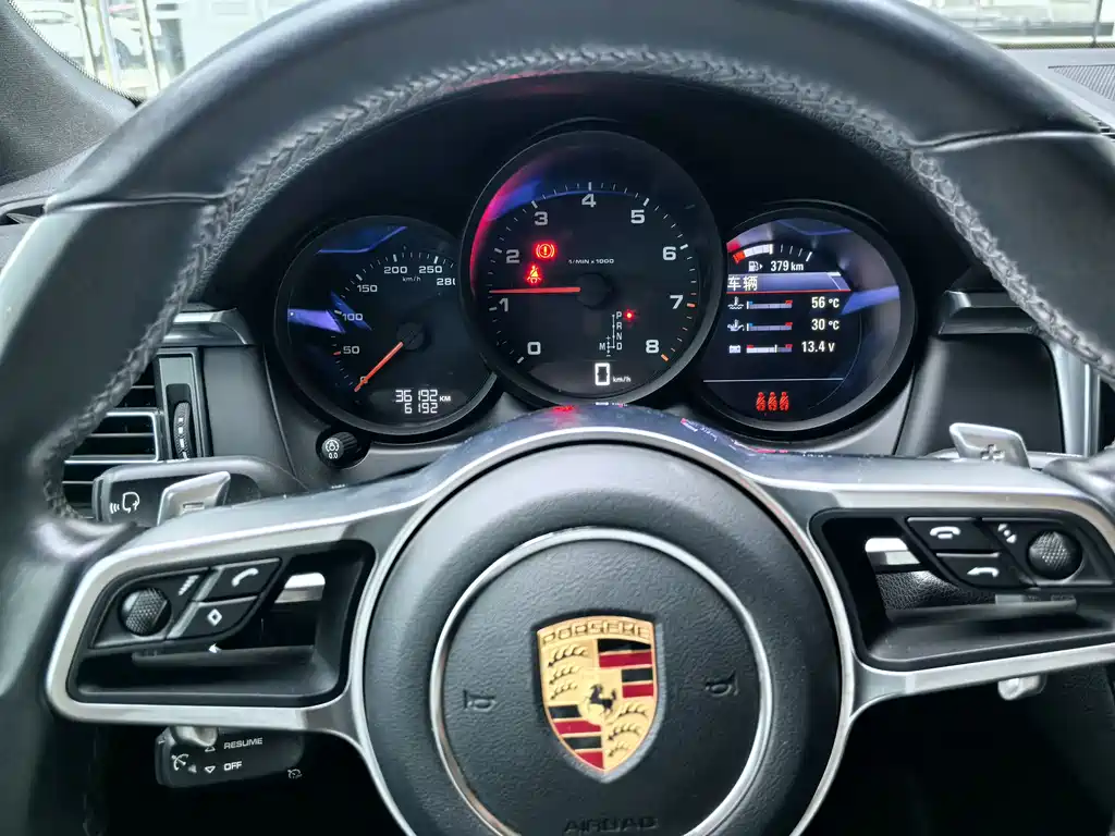 Porsche Macan 2021 — фото 10